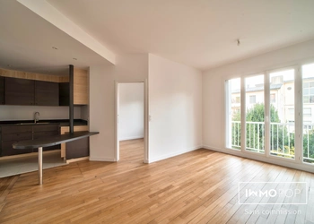 A louer Appartement Type 2 bis de 47 m² + parking + cave à Suresnes