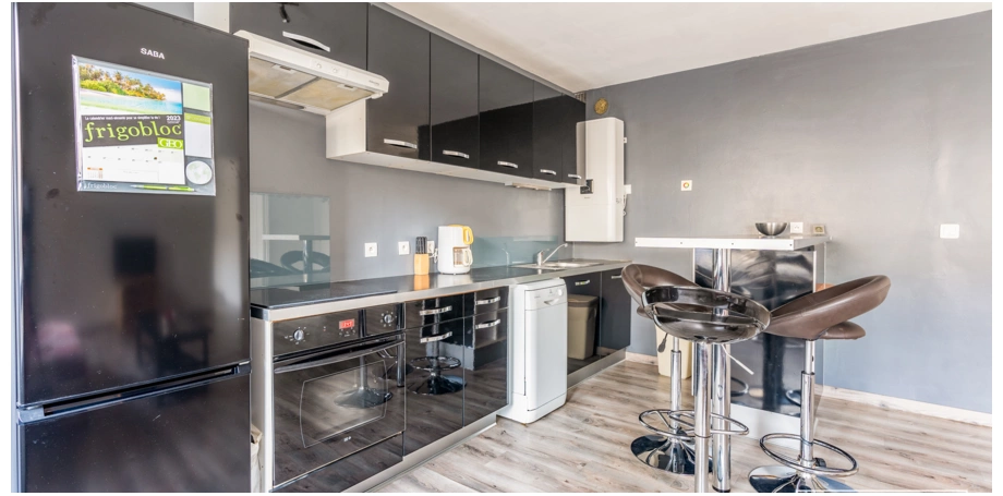 Appartement T2 de 48m² à louer avec parking et cave à Bordeaux