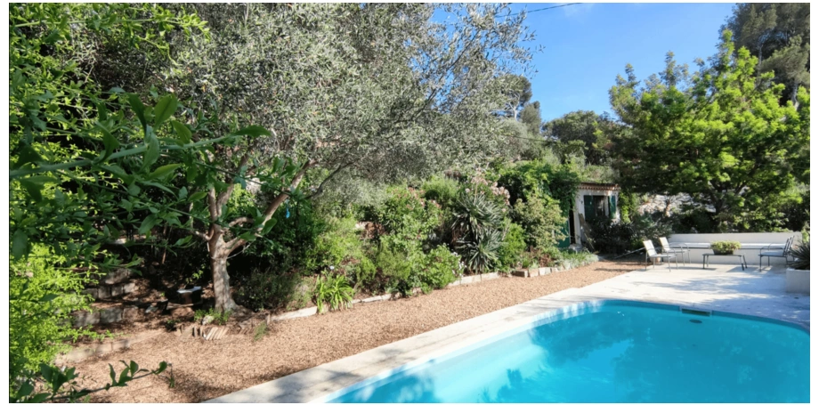 Propriété rare à louer avec pinède privative, piscine et garage en plein cœur de Marseille