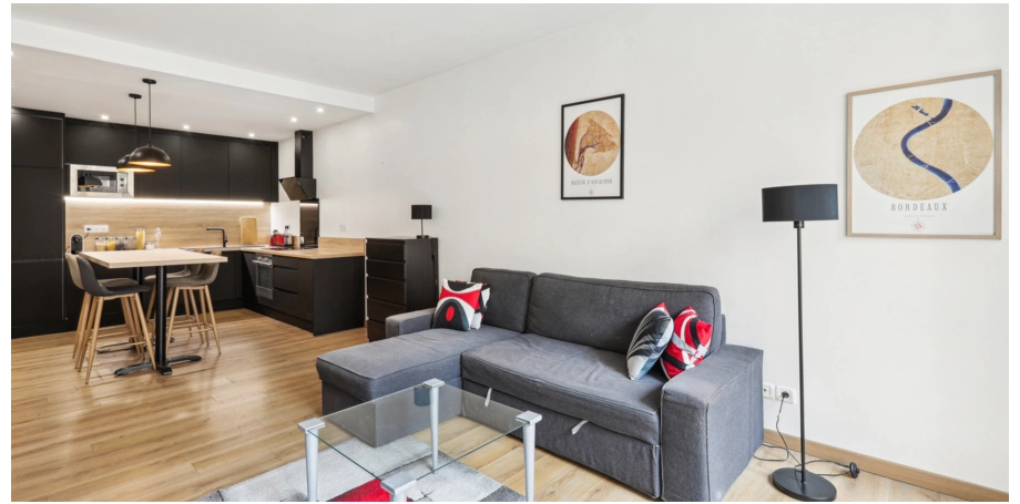 Appartement meublé Type 2 de 52m² à louer avec grande cour privative
