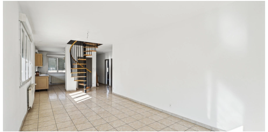Appartement Type 4 de 91m² avec balcon + combles aménagé et jardin à Saint-Priest